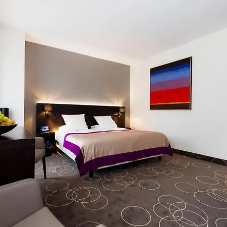Ξενοδοχείο Grand Des Bains 4*