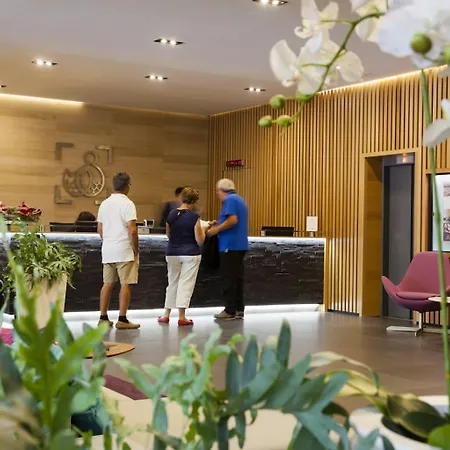 호텔 Grand Des Bains 4*