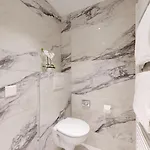 מלון Grand Des Bains 4*