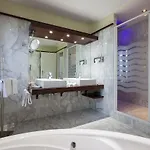 Grand Des Bains 4* לביי-לה-בן