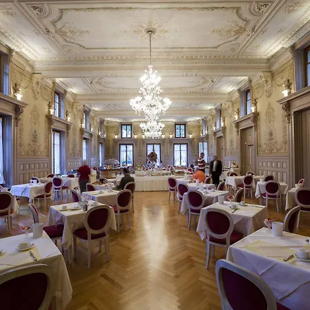 Grand Des Bains מלון 4*