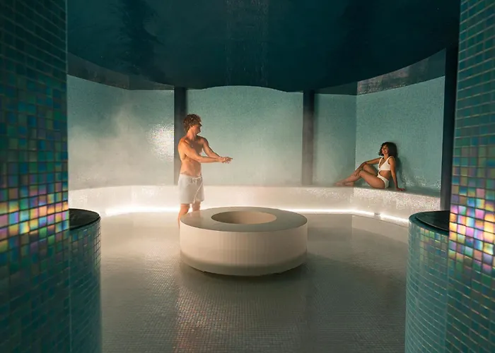 Grand Des Bains فندق 4*