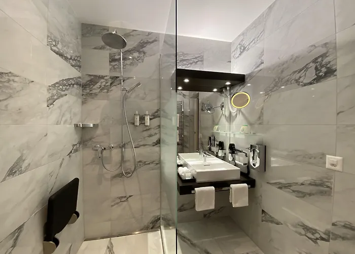 Grand Des Bains فندق 4*